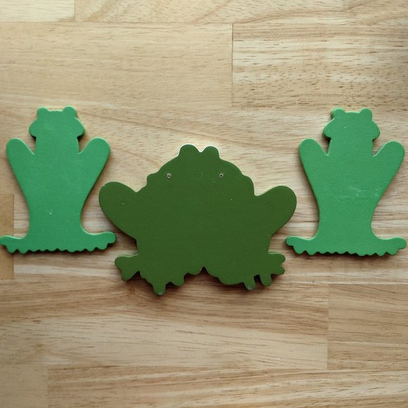 Frogs 5 item Bundle - Plush, Croaking, & Wooden - Picture 5 of 15